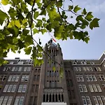 Lloyd Hotel