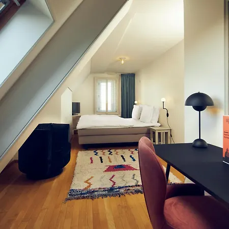 Lloyd Hotel