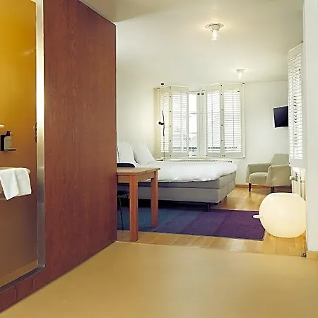 Lloyd Hotel 3*
