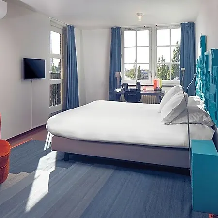 Lloyd Hotel