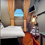 Lloyd Hotel 3*