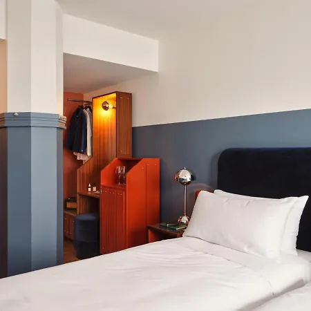 Hotel Lloyd 3*
